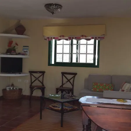 Ferienhaus La Sombrera - بيت للعطل Fasnia